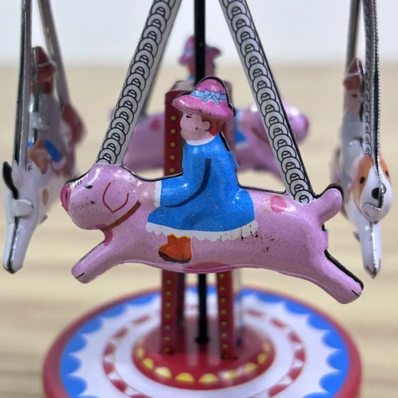 [Funny Adult Collection Retro Wind up toy Metal Tin amusement park carousel Rotating animal Mechanical Clockwork toy figure gift