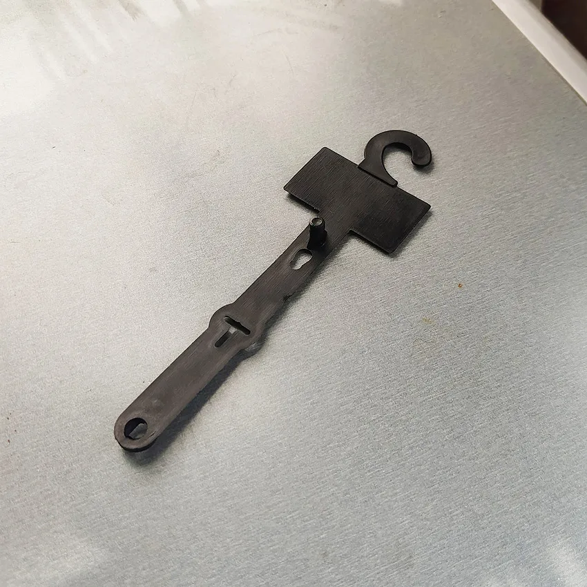 200 Pezzi Clip Espositori in Plastica per Accessori di Abbigliamento, Fibbie per Cinture in Pelle PP, Ganci per Esposizione HK10