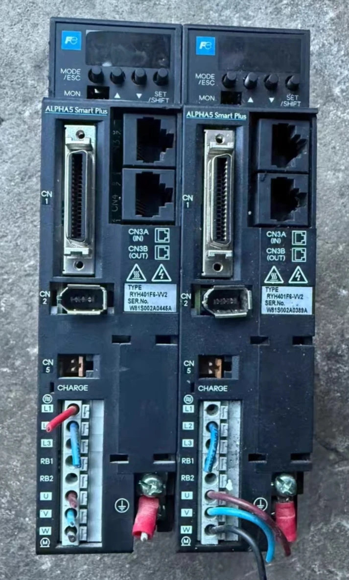 

Сервопривод RYH401F6-VV2 90% новый готовый драйвер
