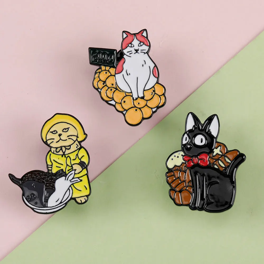 Wholesale Grape Cat Enamel Pins Hot Dog Burger Kitty Brooches For Pet Lovers Bag Backpack Clothes Jewelry Party Gift