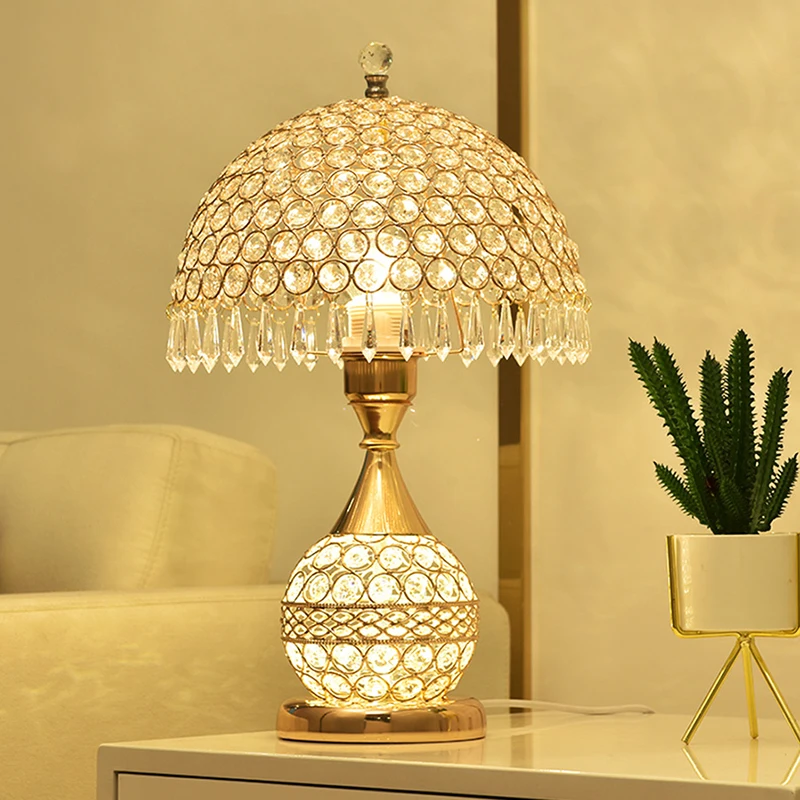 Kristallen tafellamp bruiloft slaapkamer trouwkamer met lichte luxe moderne eenvoudige Scandinavische stijl creatieve bruiloft decoratie nachtkastje