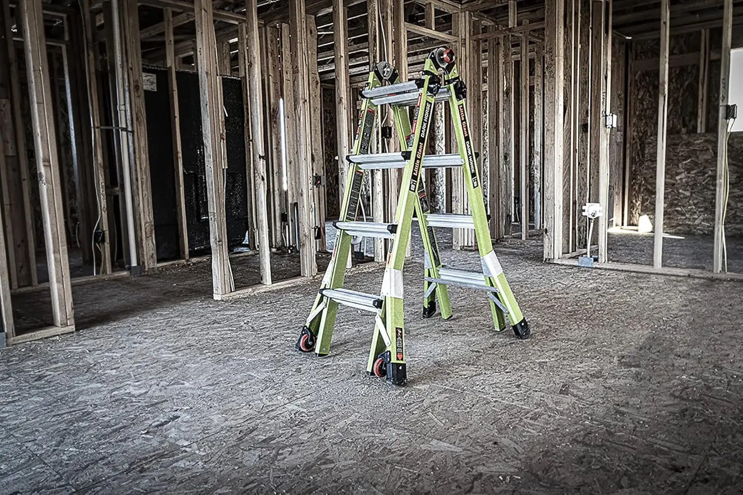 Little Giant Ladder Systems Dark Horse 2.0 M17 17ft Multi-Position Ladder Fiberglass Type 1A 300 Lbs Weight Rating (16117-001)