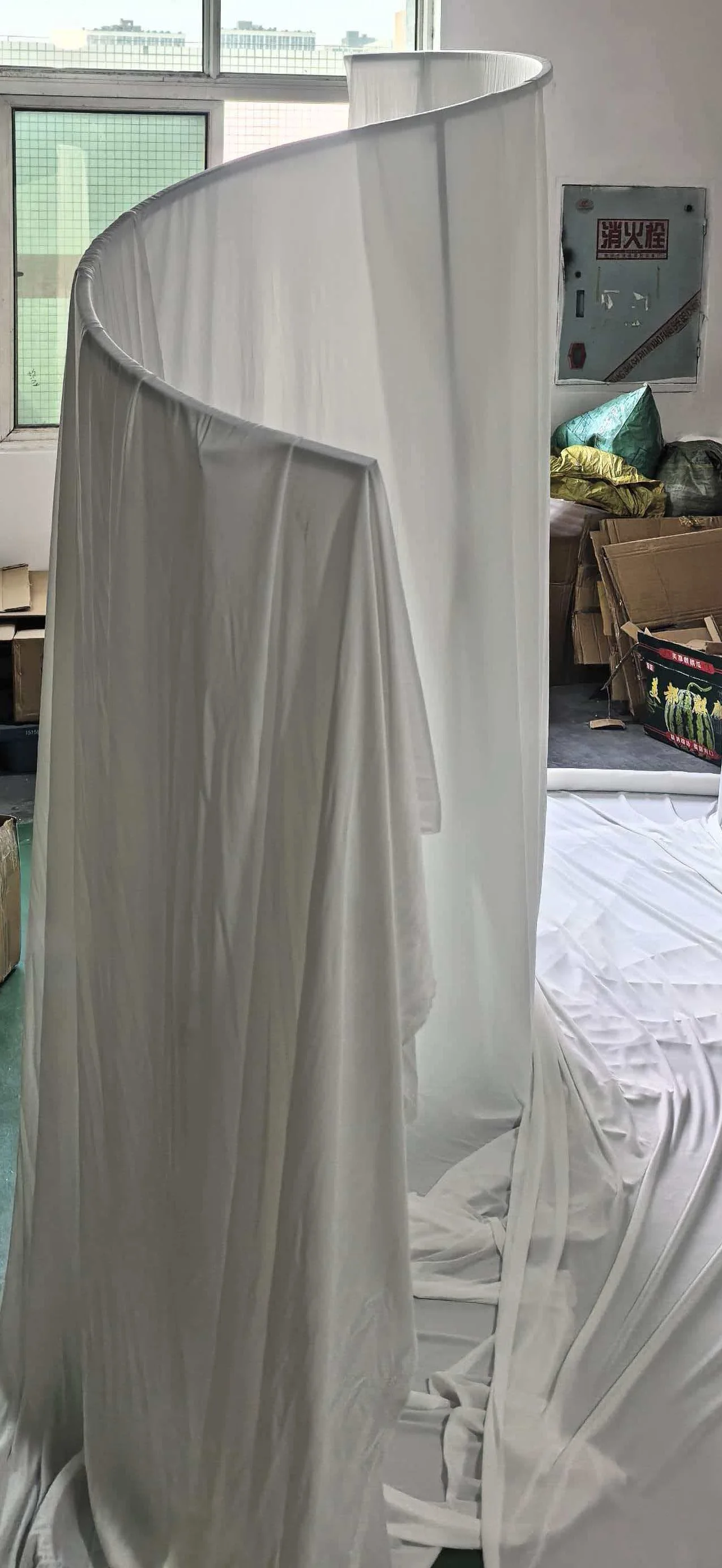 2 Stück Romantische Spiral-Stoffvorhänge Premium-Qualität Bogenförmiger Hintergrund für Hochzeitszeremonien im Freien, Partys, Empfänge und Veranstaltungsortdekoration – Detail 13