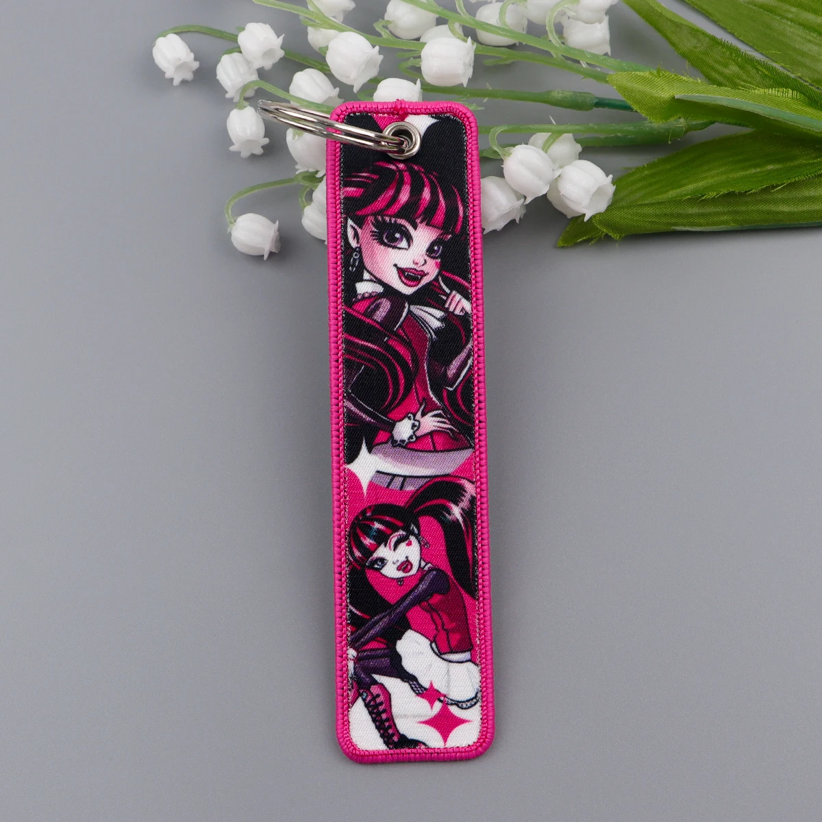 Animated Figure Keychains for Car Motorcycles Keys Holder Keyring Fashion Jewelry Accessories Gift 1PCS