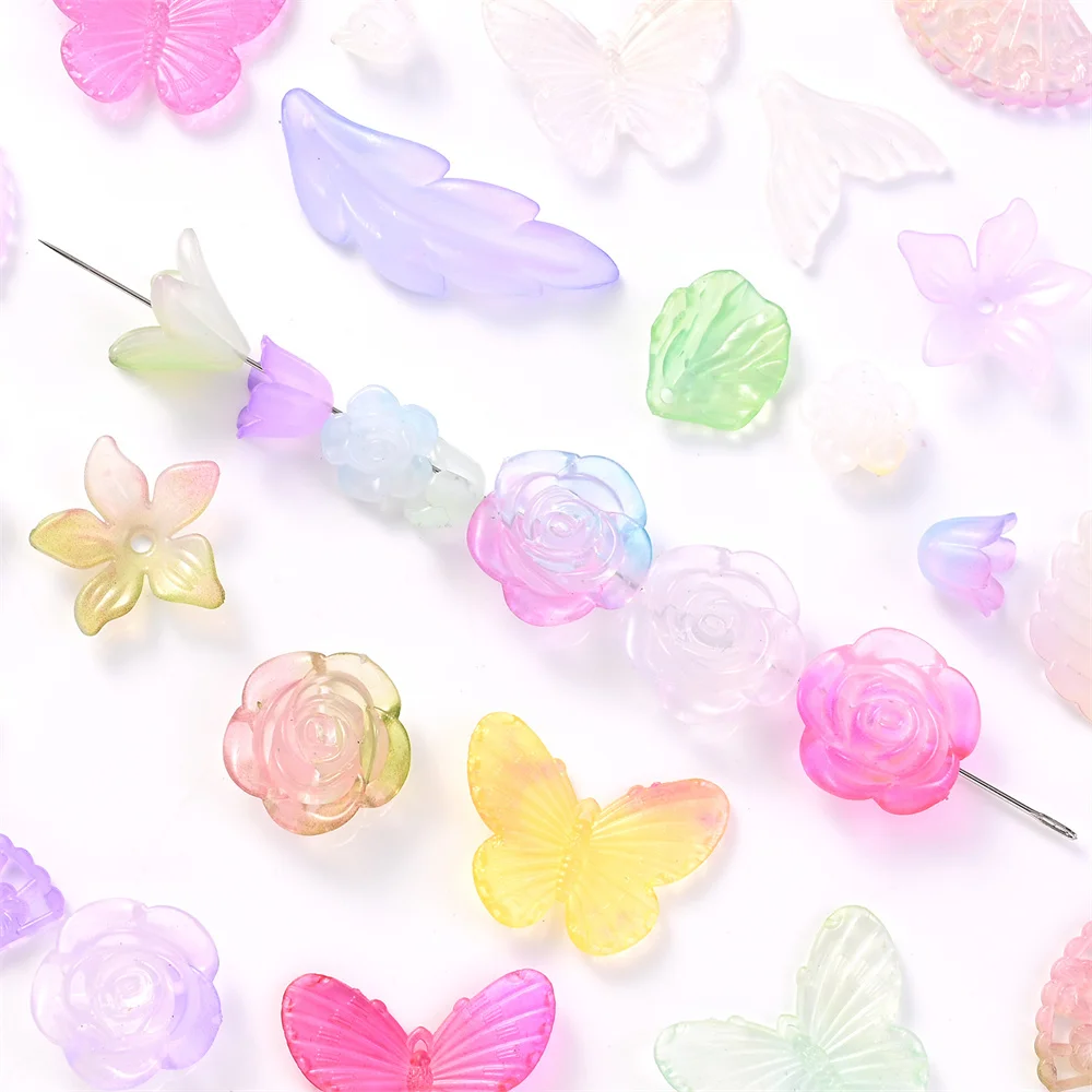30g/Set Gemischte Acryl-Perlen mit Regenbogen-Farbverlauf, Rosen-, Schmetterlings- und Blätter-Anhänger für Handyketten, Halsketten und Schmuckherstellung. – Detail 4