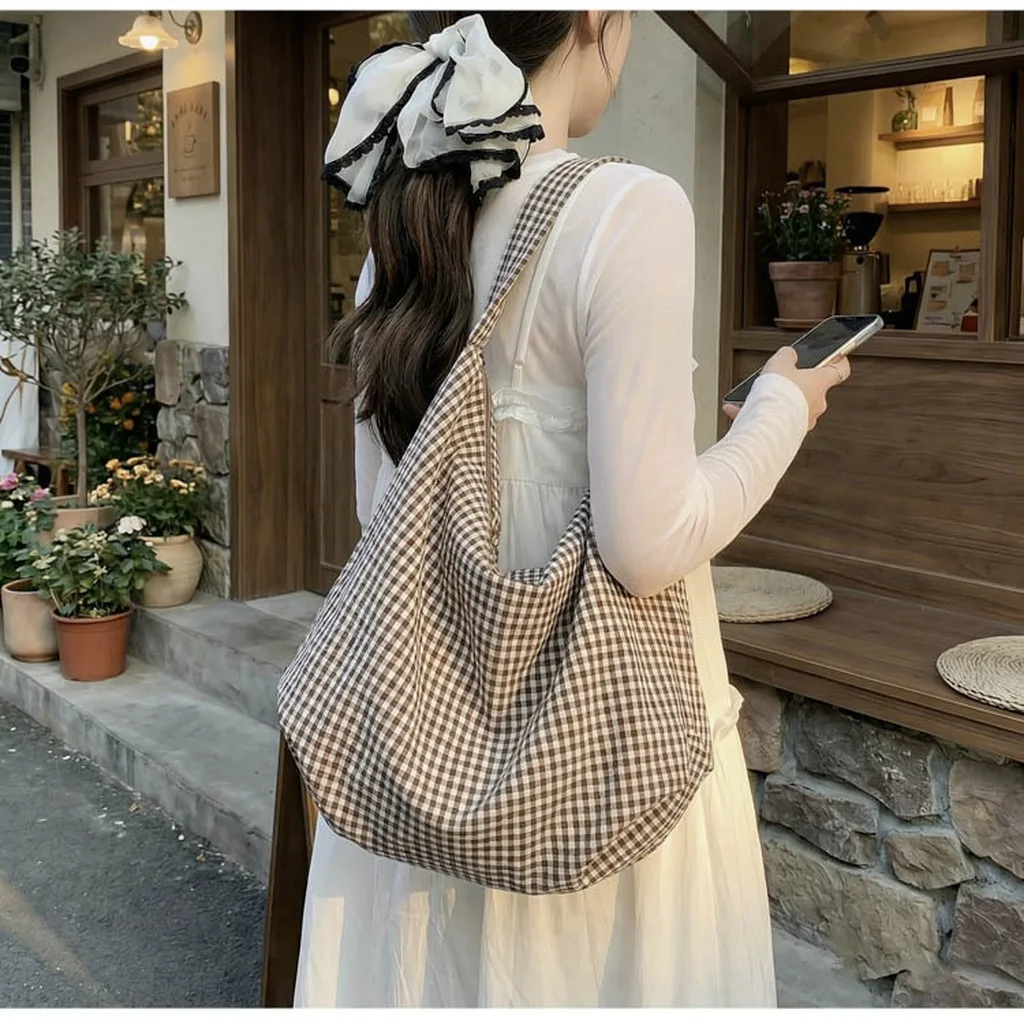 

Korean Style Plaid Single Shoulder Tote Bag Women's Bag 2026 Spring New Fashion Large Capacity Commuter Crossbody Bag