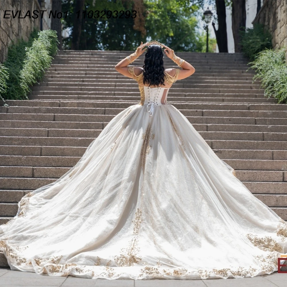 ชุดเดรสงาน Quinceanera แบบเจ้าหญิงสั่งตัดพิเศษจาก EVLAST ประดับลูกไม้สีทอง ปักเลื่อม งาน Sweet 16 ชุดเดรสวันเกิดอายุ 15 ปี รุ่น E1QN631