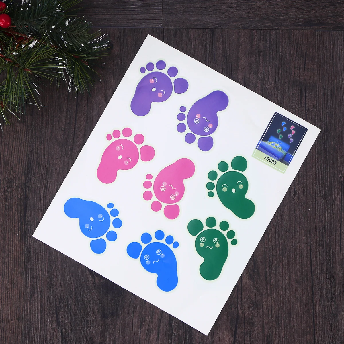 

2Pcs Night Light Wall Decals Barefoot Footprint Stickers Luminous Fluorescent Easy Peel Stick Home Decoration Home Decor,