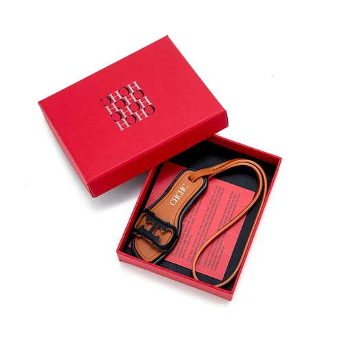 Imagen 2 del producto Bolso de mujer de cuero de alta calidad de marca de lujo ligero colgante nuevo diseño creativo de tipo zapato 2025 nuevos accesorios para bolso de mujer