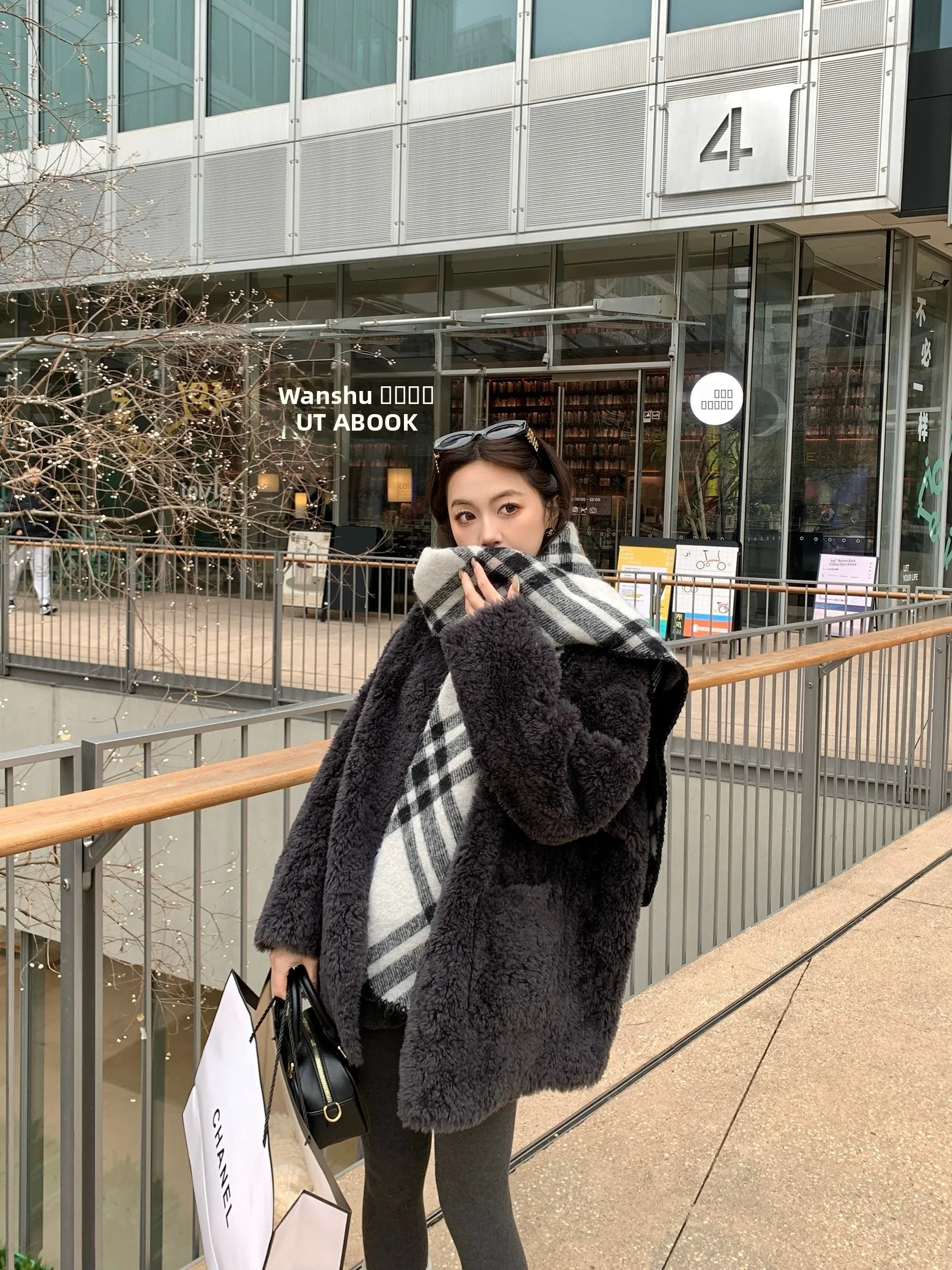 

Женское пальто из овчины средней длины, цельное, из кожи и меха, теплое, повседневное, однотонное, зимнее, новинка 2025 года