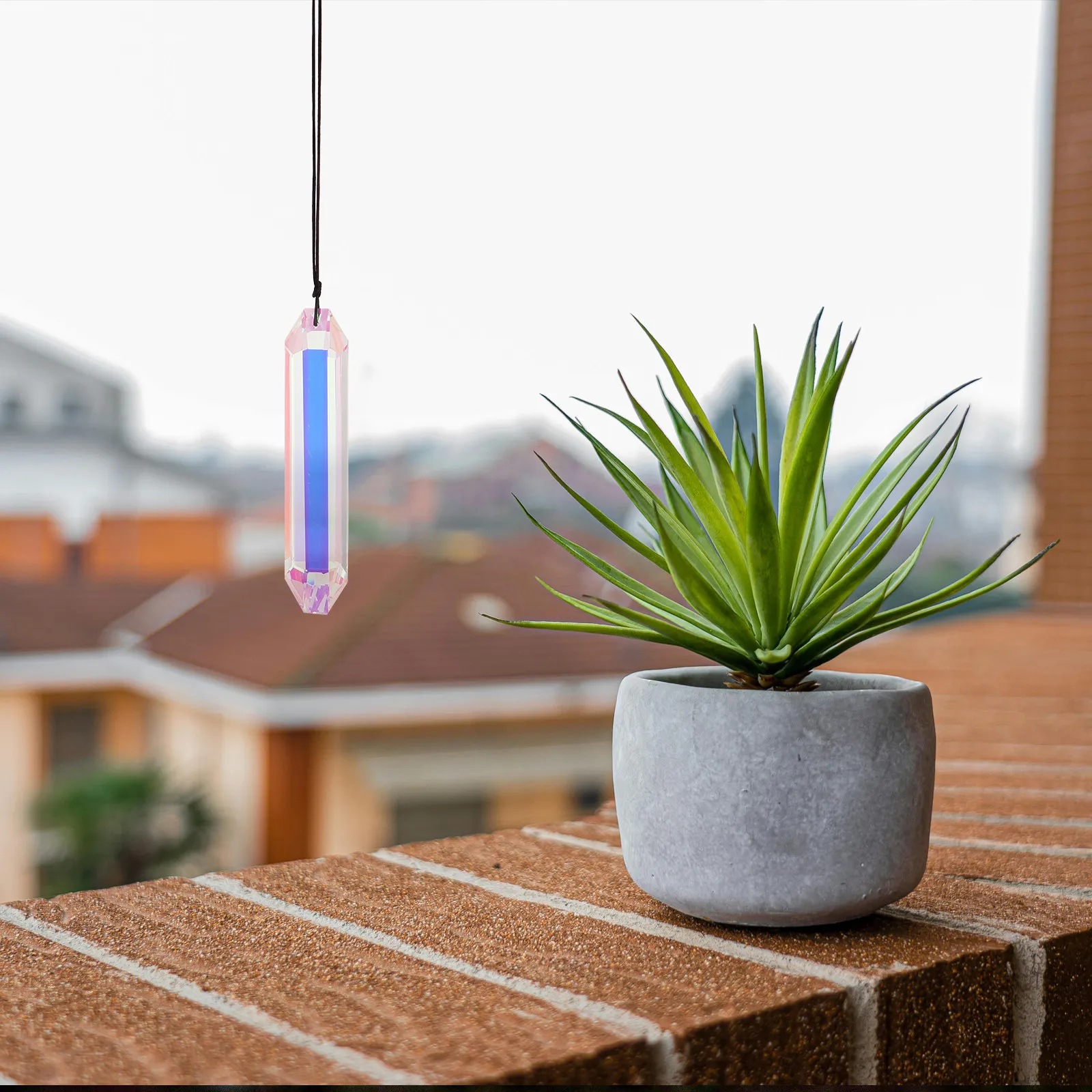 

2 шт. хрустальные подвески-ловушки для солнца, призма, создающая радугу, декоративный кристаллический кулон AB для окна, сада, патио, двора, автомобиля