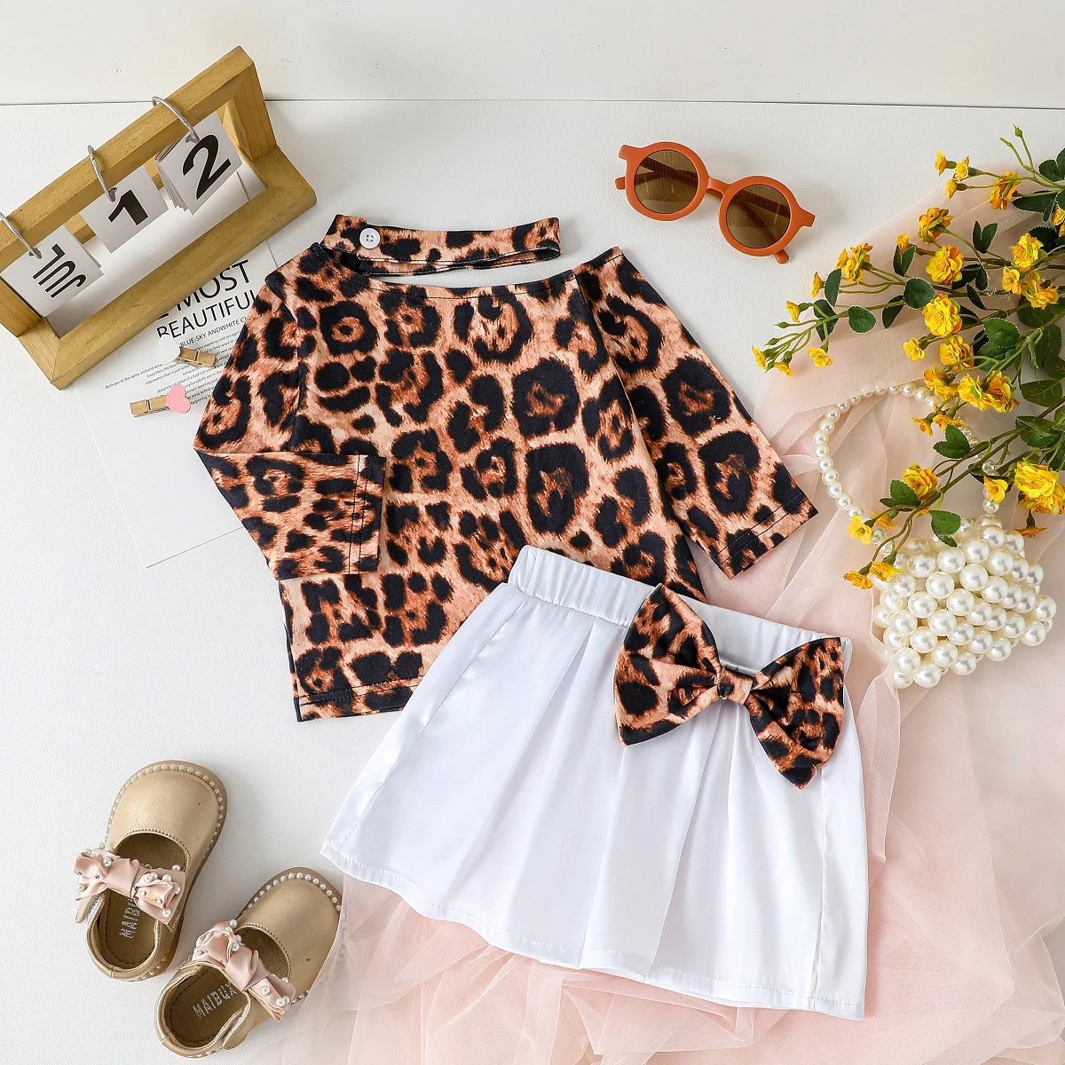 

2025 новый стильный леопардовый топ и юбка с длинными рукавами для маленьких девочек с бантом, комплект для осенней модной одежды