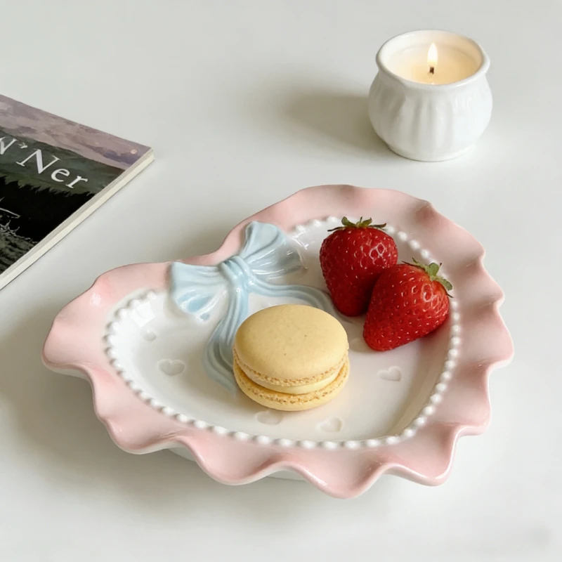New High Aesthetic Heart Shaped Ceramic Plate Creative Tableware for Home Use Dessert Plate Fruit Salad Plates Snack Cake Plates