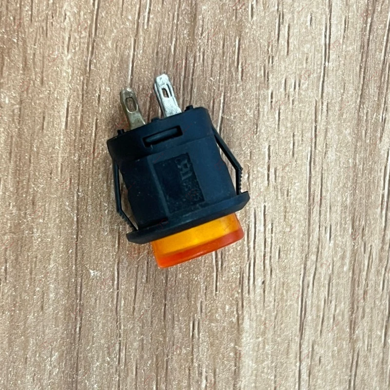 YU--   1PC SIC R13-523BL-05 Self-Locking 4-Pin w#Light Button and Lock Well Switch
