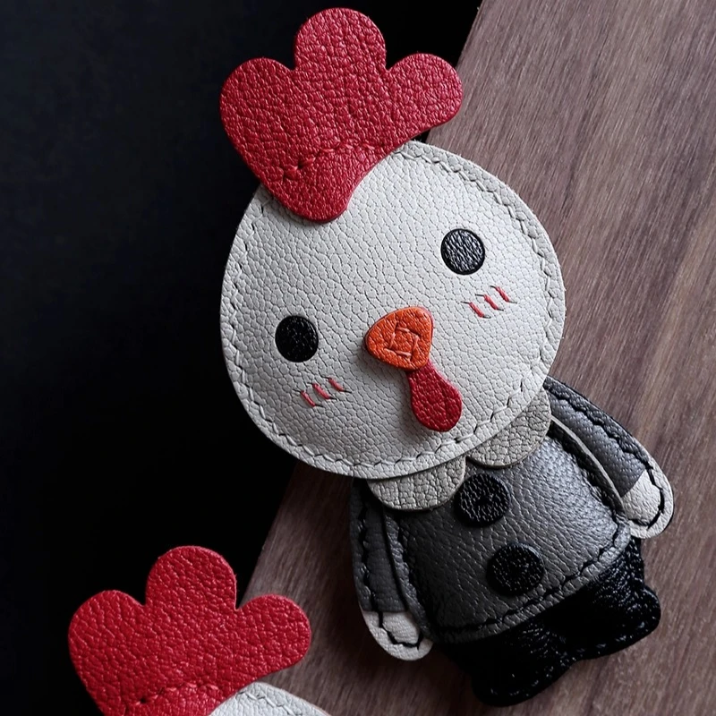 

Подвеска в виде куклы-куклы ручной работы, подвеска в виде сумки из французской овчины, подвеска для телефона, брелок из натуральной кожи ручной работы.