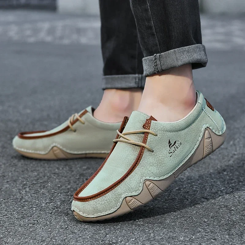 

Lightweight Black Sports Shoes for Men with PU Leather Surface Casual Vulcanized Shoes Anti Slip Fashionable Loafers Size 38-48
