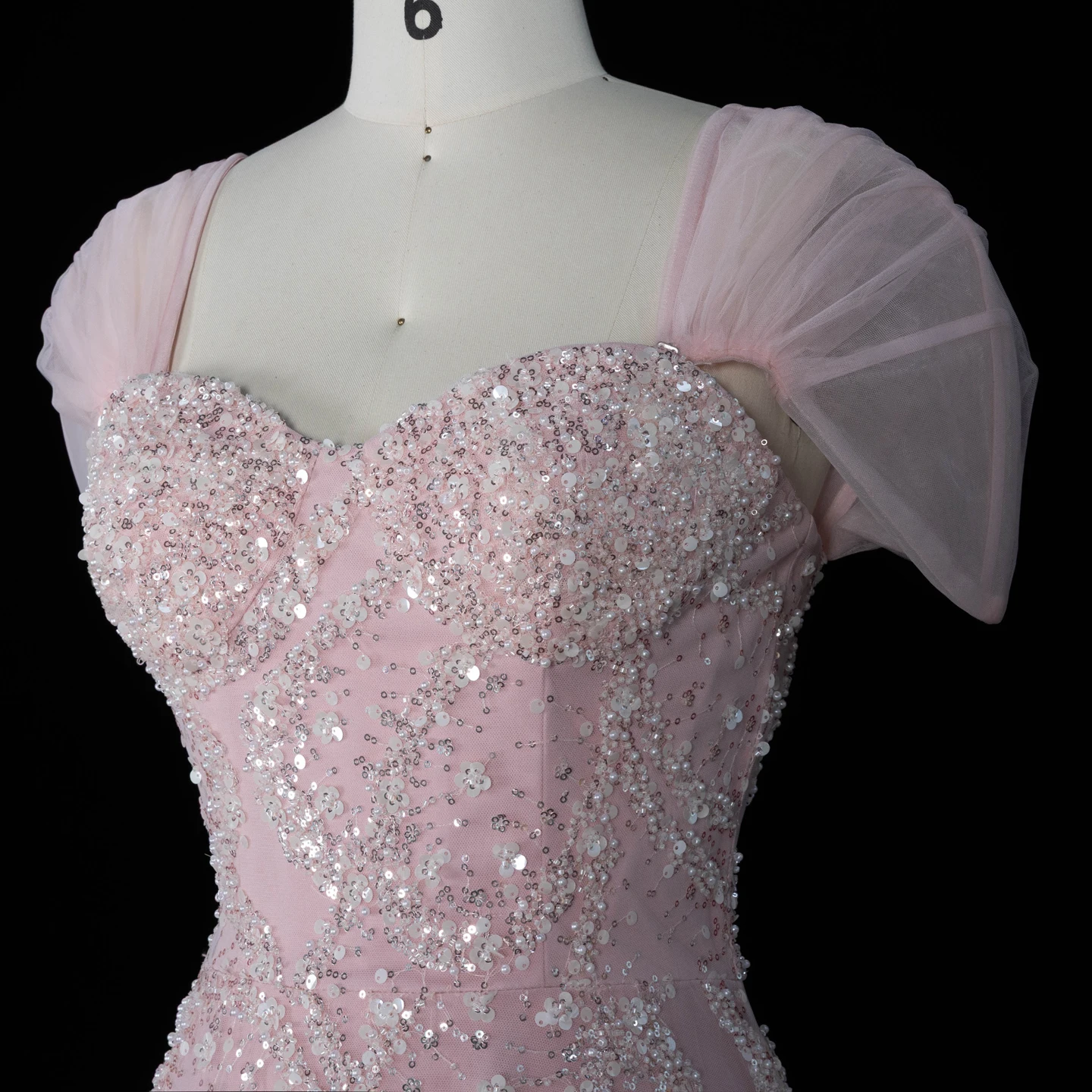 Sharon Said 2026 Neues Abendkleid in Farbverlauf Rosa mit Perlen, gedrehtem Neckholder, A-Linie, Dubai Arabisches Damen-Abendkleid SS709 Maßanfertigung – Detail 31