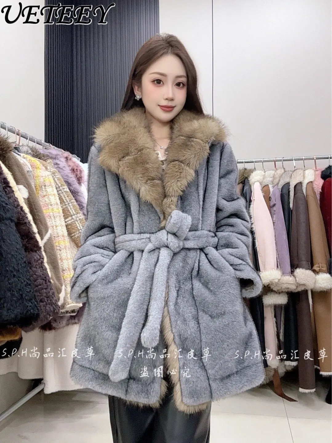 Nowy damski płaszcz z imitacji futra, średniej długości, sznurowany, zimowy, modny, elegancki, uniwersalny, z dużym futrzanym kołnierzem, kurtka, okrycie wierzchnie.