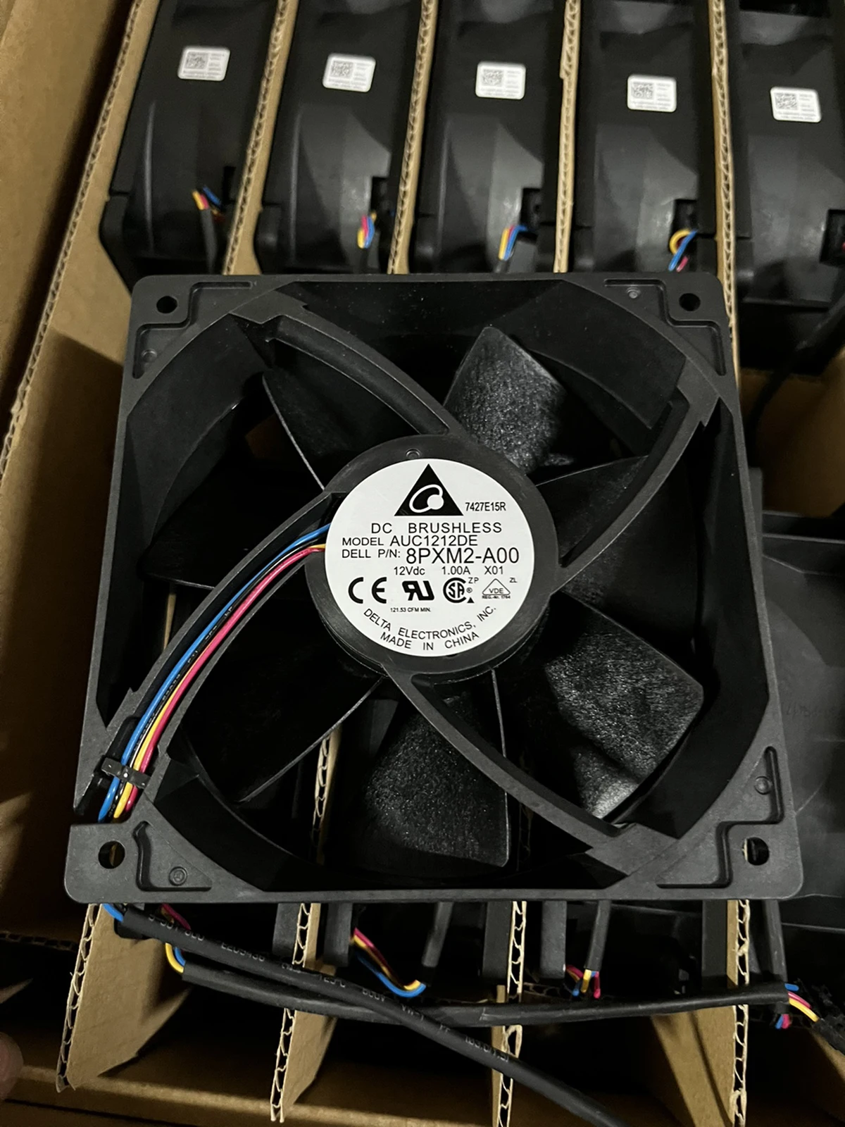 

AUC1212DE 12V 1A 12038 4-wire PWM high wind capacity chassis cooling fan