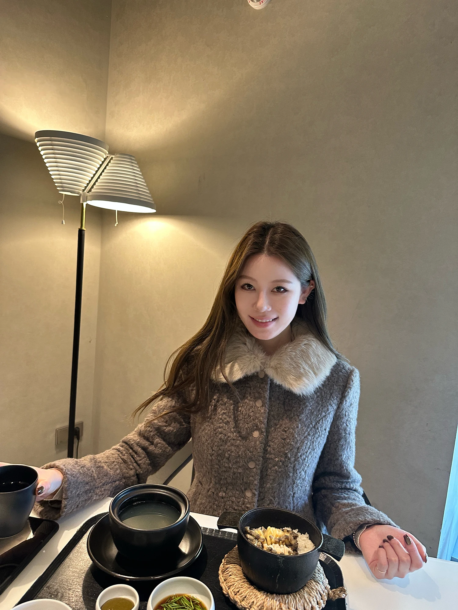 

Dabaoxi женское пальто Jaet из кроличьего меха со съемным воротником и круглой шерстью, повседневное пальто с застежкой на талии, осень-зима