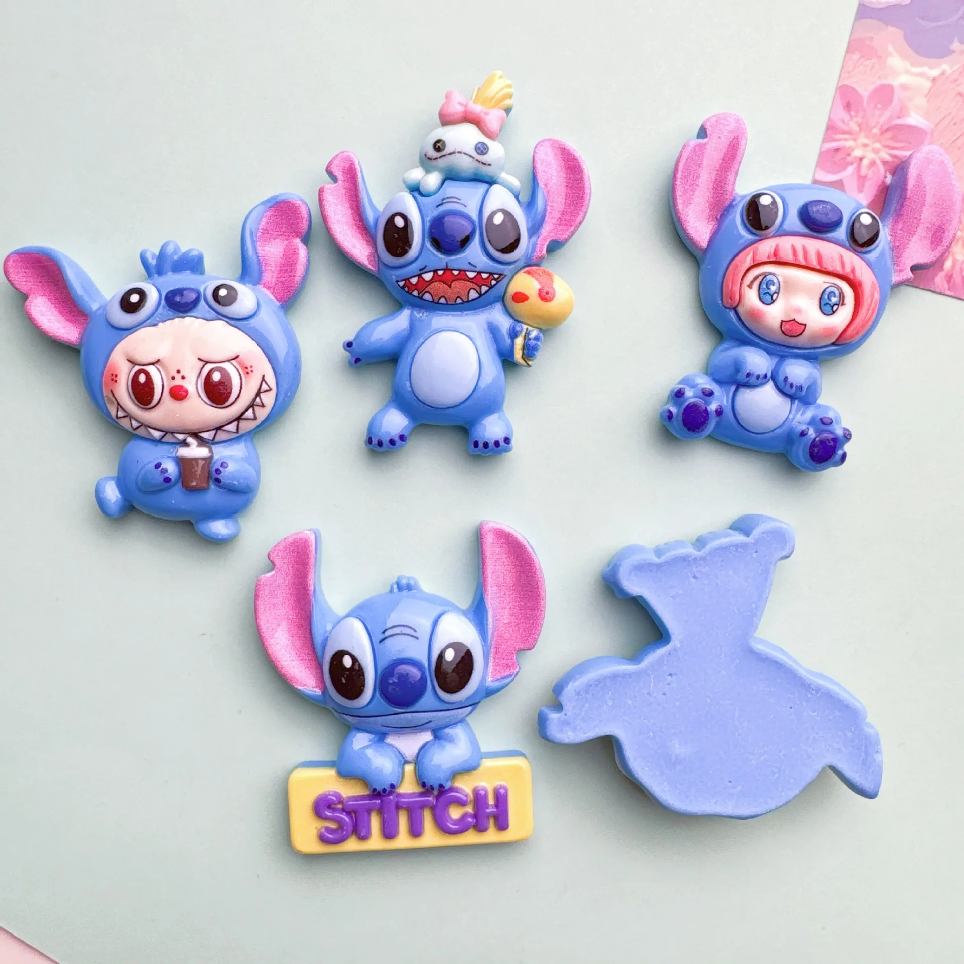 2pcs 수지 액세서리 큰 카드 귀여운 스티치 DIY 크림 접착제 휴대 전화 케이스 정크 매력 머리핀 머리띠 모자 구멍 신발 패치