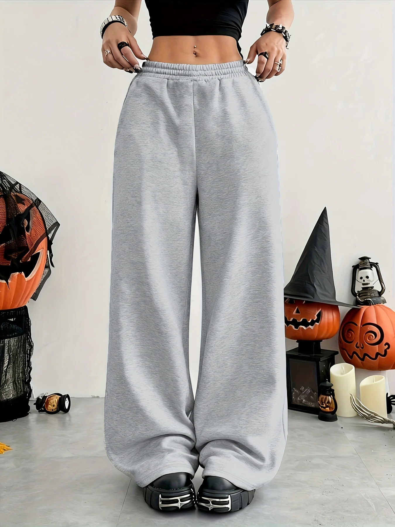 

Женские флисовые спортивные штаны больших размеров на осень и зиму. Теплые повседневные свободные стильные и универсальные уличные модные большие размеры.