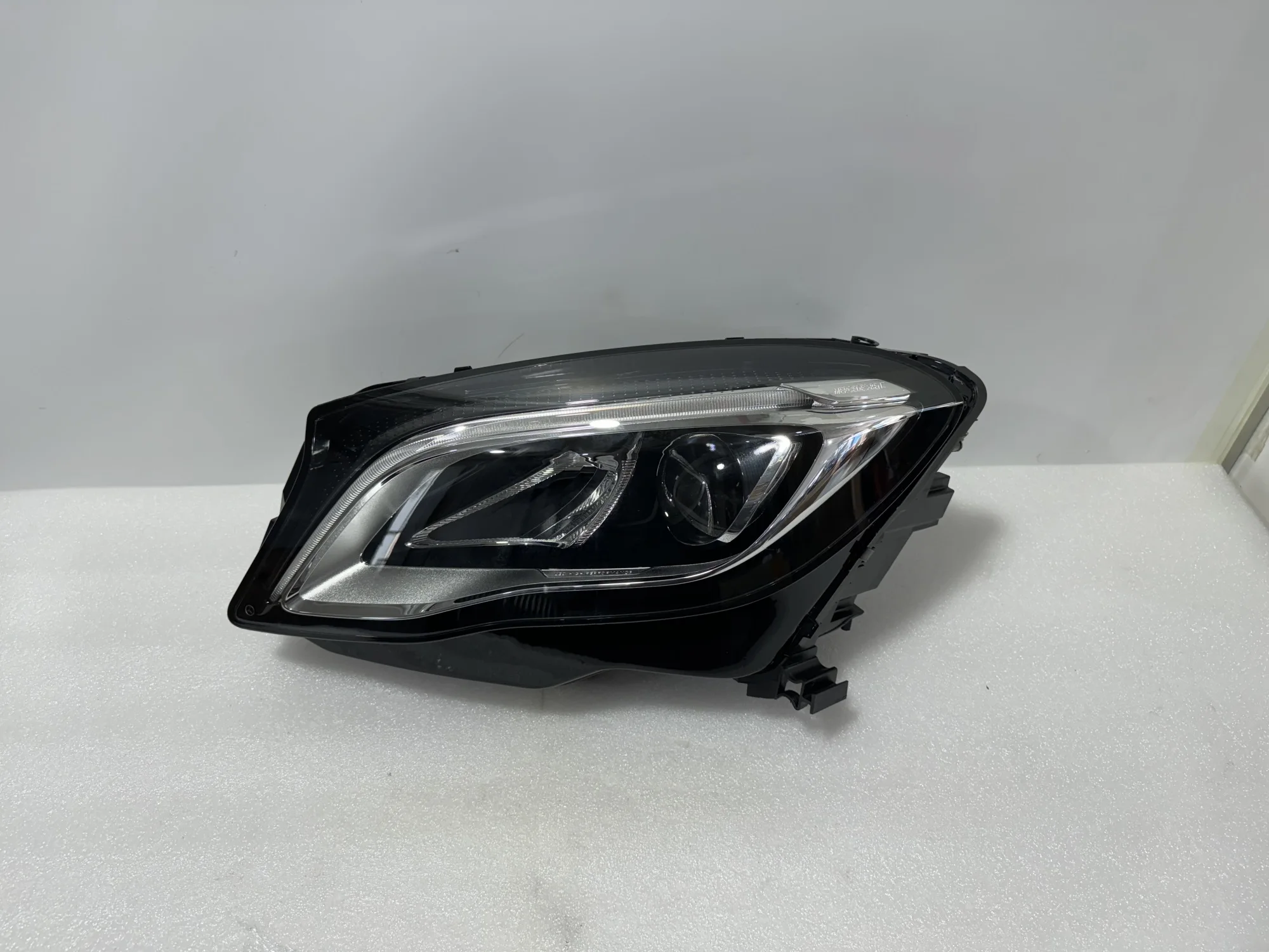 LED headlight suitable for Mercedes GLA156 GLA200 headlight Remanufactured Headlight assembly