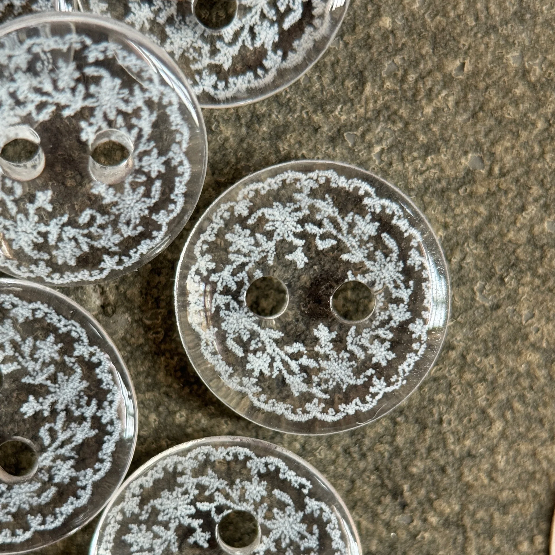50Pcs 11.5mm Transparent Round Two-Hole Button White Snowflake Doll Clothes Shirt Coat Decorative Button D124