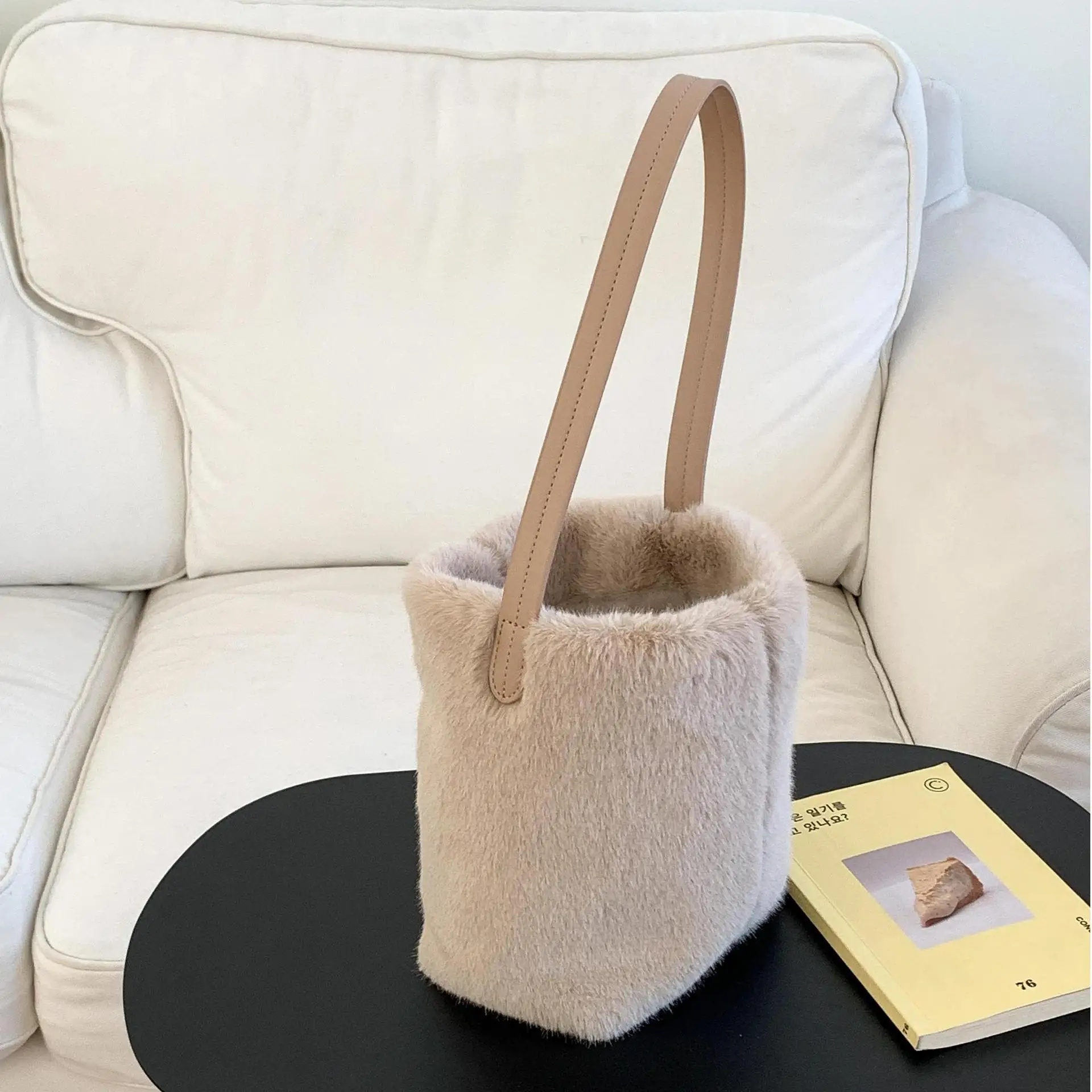 

FIRMRANCH Зимняя модная мягкая теплая пушистая трубчатая женская сумка на одно плечо подмышками, кошелек-тоут