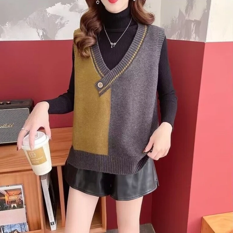 Luźna kamizelka bez rękawów z dekoltem w serek, dzianinowa, w bloki kolorystyczne, damska, nowa kolekcja wiosna-jesień 2025, koreański styl, modny, casualowy sweter.