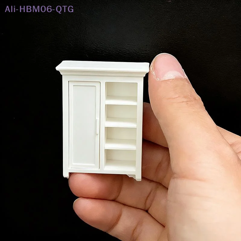[Neuf] 1 pièce Meuble de rangement de simulation pour maison de poupée, jouet décoratif, modèle d'armoire murale miniature rétro européenne pour maison de poupée 1/12
