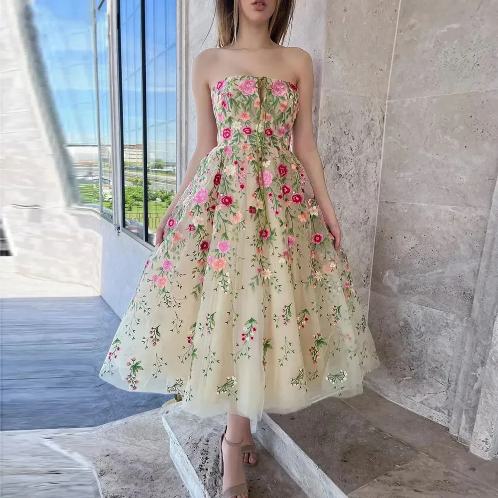 Angepasst Blume Spitze Abschlussfeier Kleid Sexy Trägerlosen Tee Lange A-Line Promi Abendkleid Besondere Anlässe Vestidos De Gala