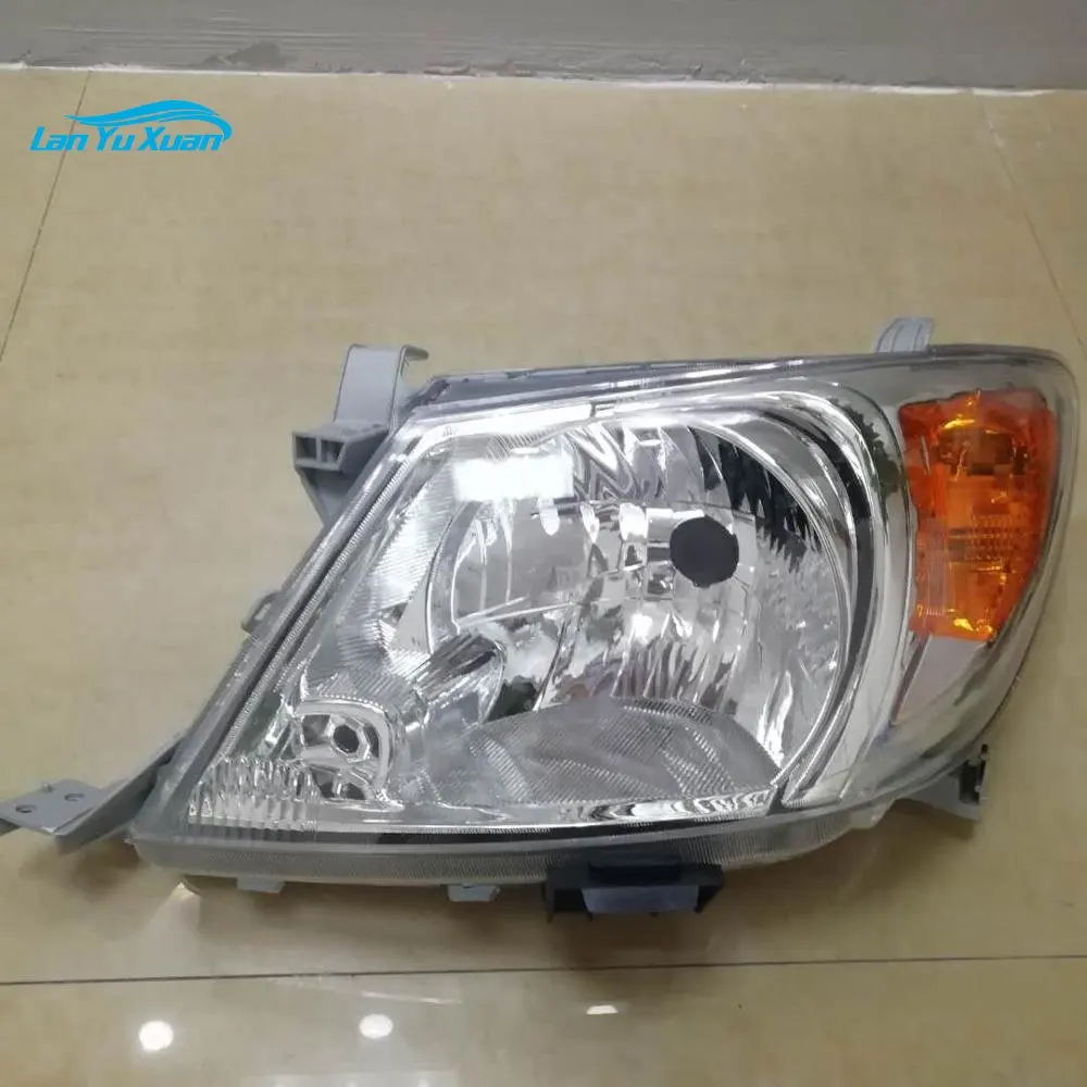 

High quality auto parts Front Head light For Hilux 81110-0k190