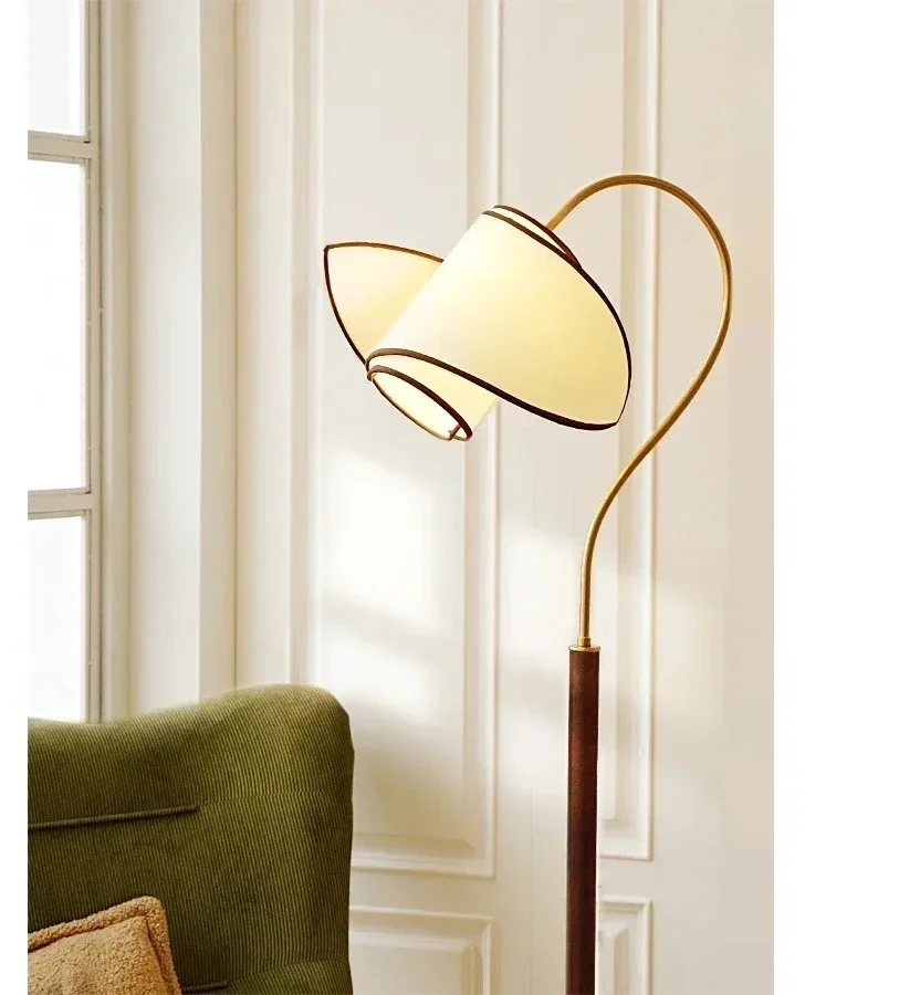 French retro bedroom breeze floor lamp, vintage Nanyang living room solid wood atmosphere lamp