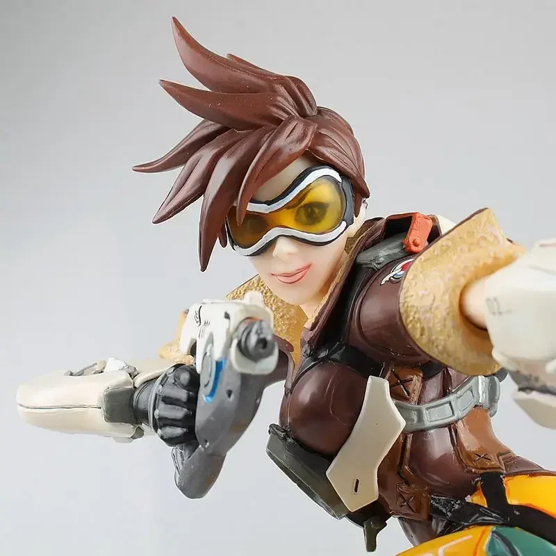 [Engraçado] coleção 28cm jogo quente ow sobre relógio figura de ação tracer com luz atualização versão modelo requintado presente colecionável