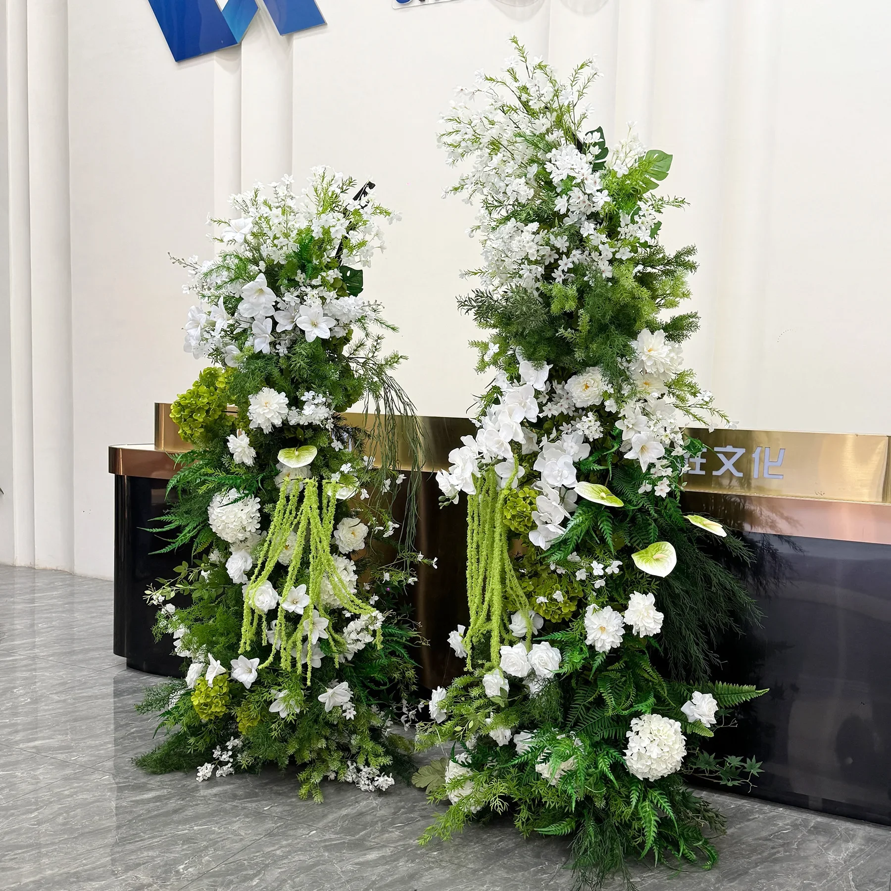 Finished product green simulation horn flower arrangement arch wedding event scene decoration arrangement horn flower