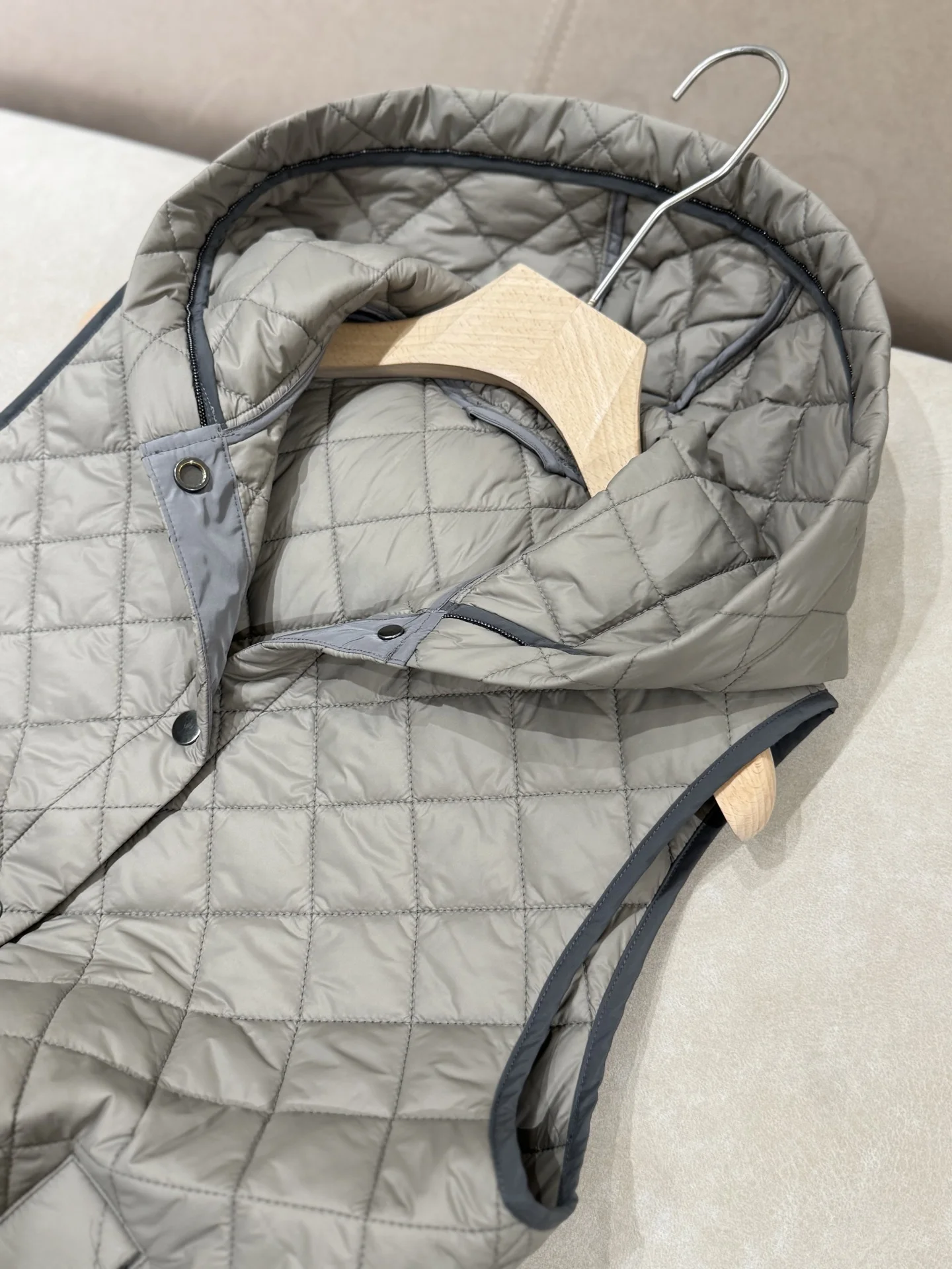 Ladies' New High-Quality Hooded Diamond-Patterned Thin Cotton Vest, Fashionable And Versatile Casual Top