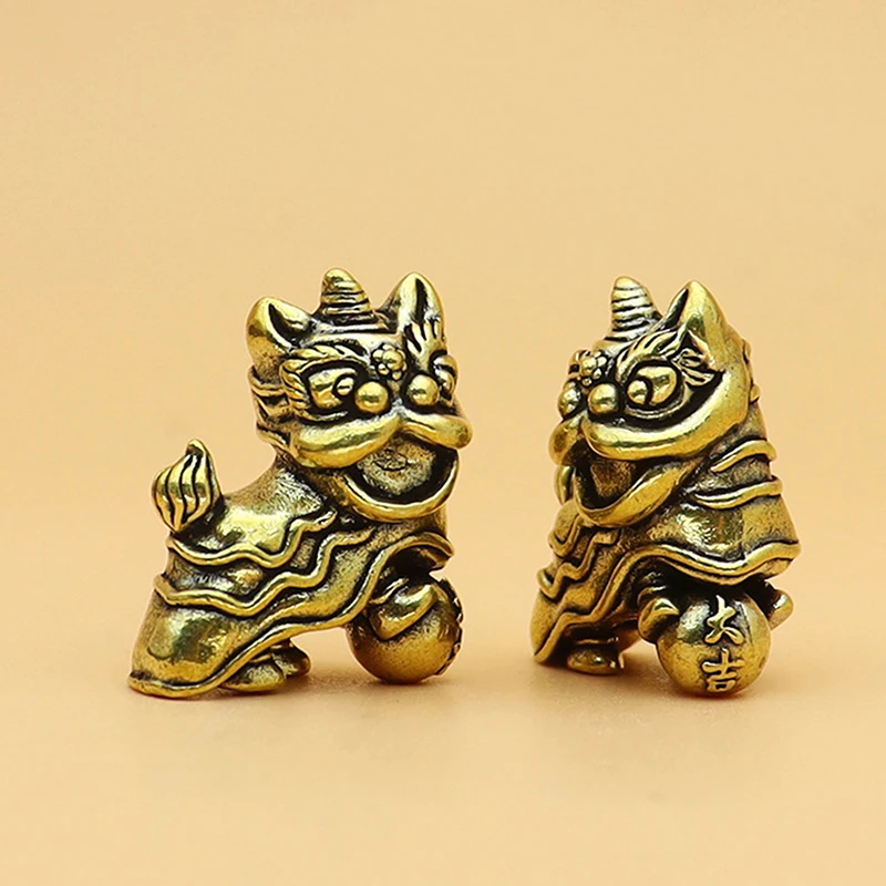 Copper Chinese Mythological Lucky Animals Home Decoration Step On The Ball Awakening Lion Brass Craft Ornament Desktop Decor