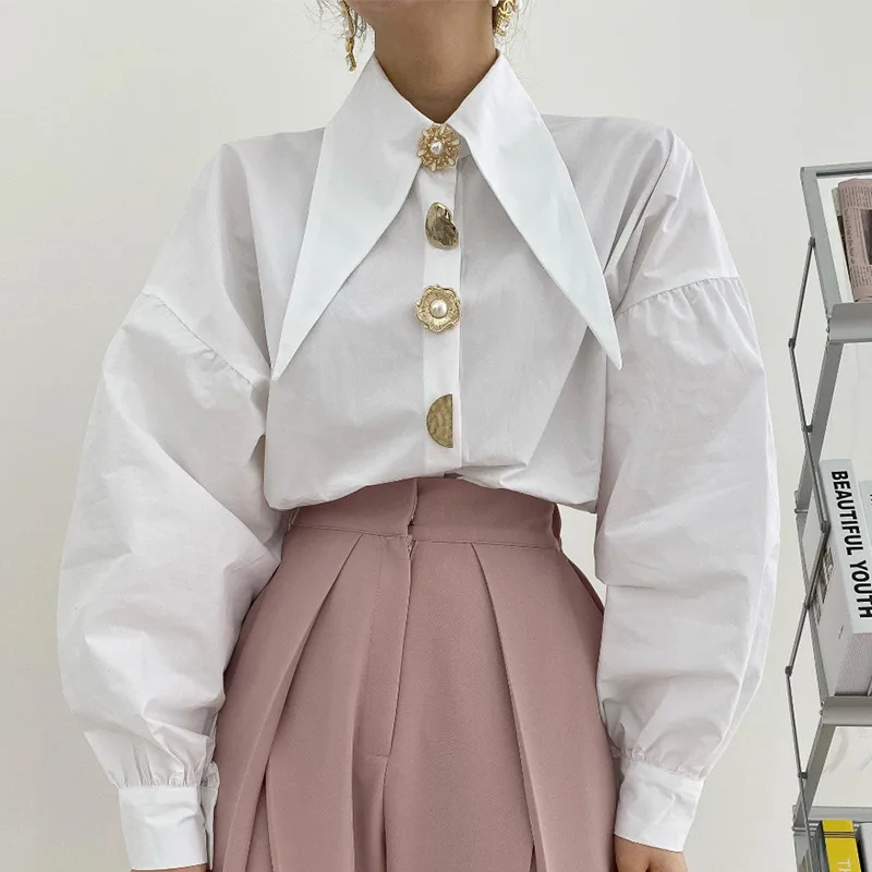 Koreanische schicke spitze Hals einzelne Perle Knopf weißes Hemd Dame Mode lose Puff Langarm Bluse lässig solide Tops für Frauen