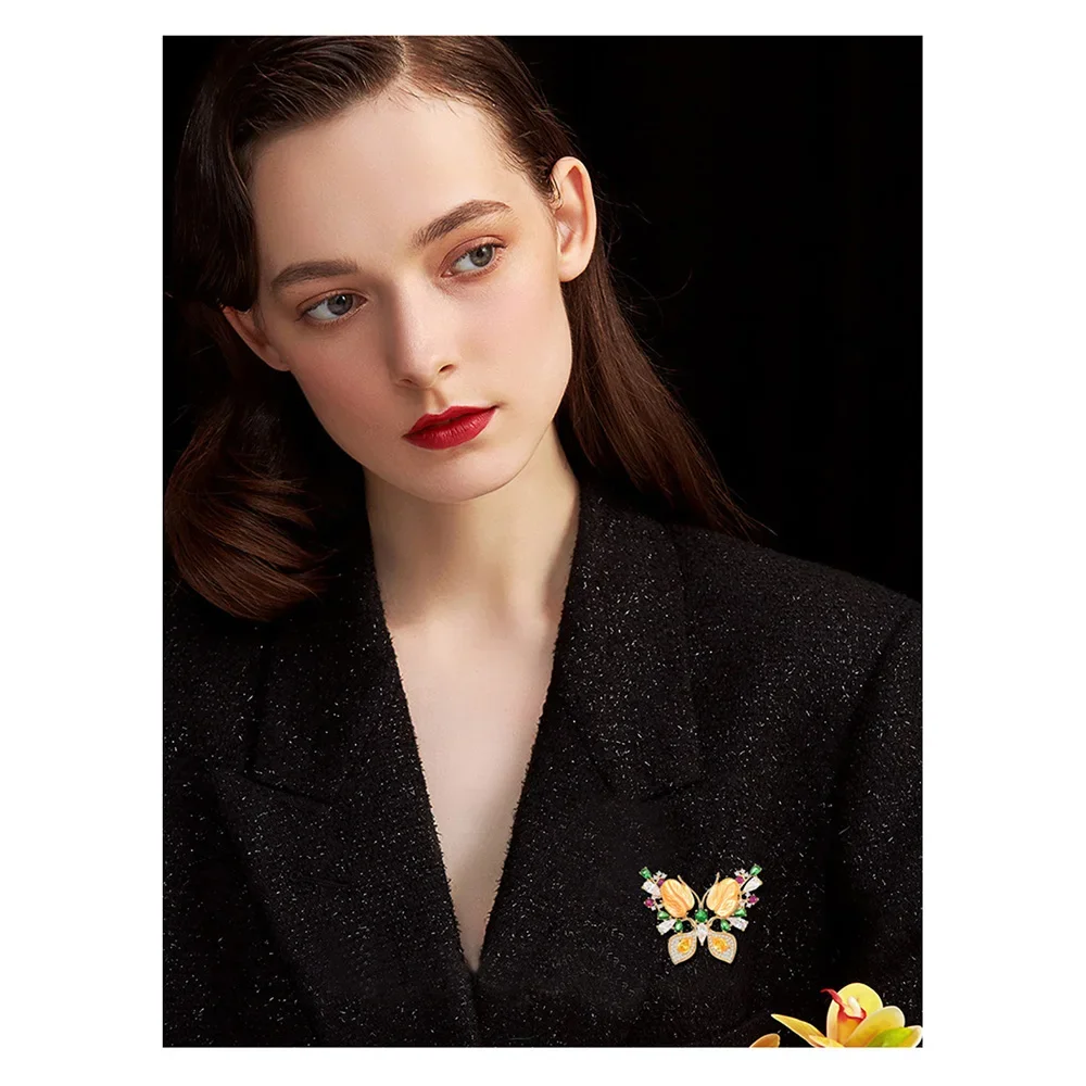 Exquisite Butterfly High-end Women's High-end Luxury Smart Design Classic Suit Coat Crystal Decoration Office Party Accessories