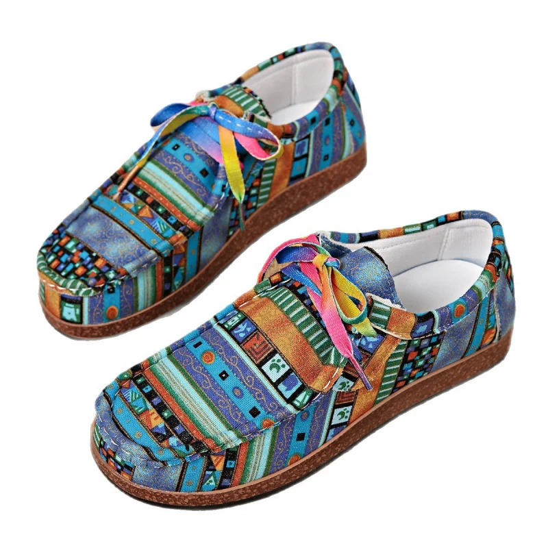 2025New حجم كبير الدانتيل متابعة الملونة منخفضة أعلى المرأة العرقية نمط الكتابة على الجدران كسول قماش المتسكعون المسطحة