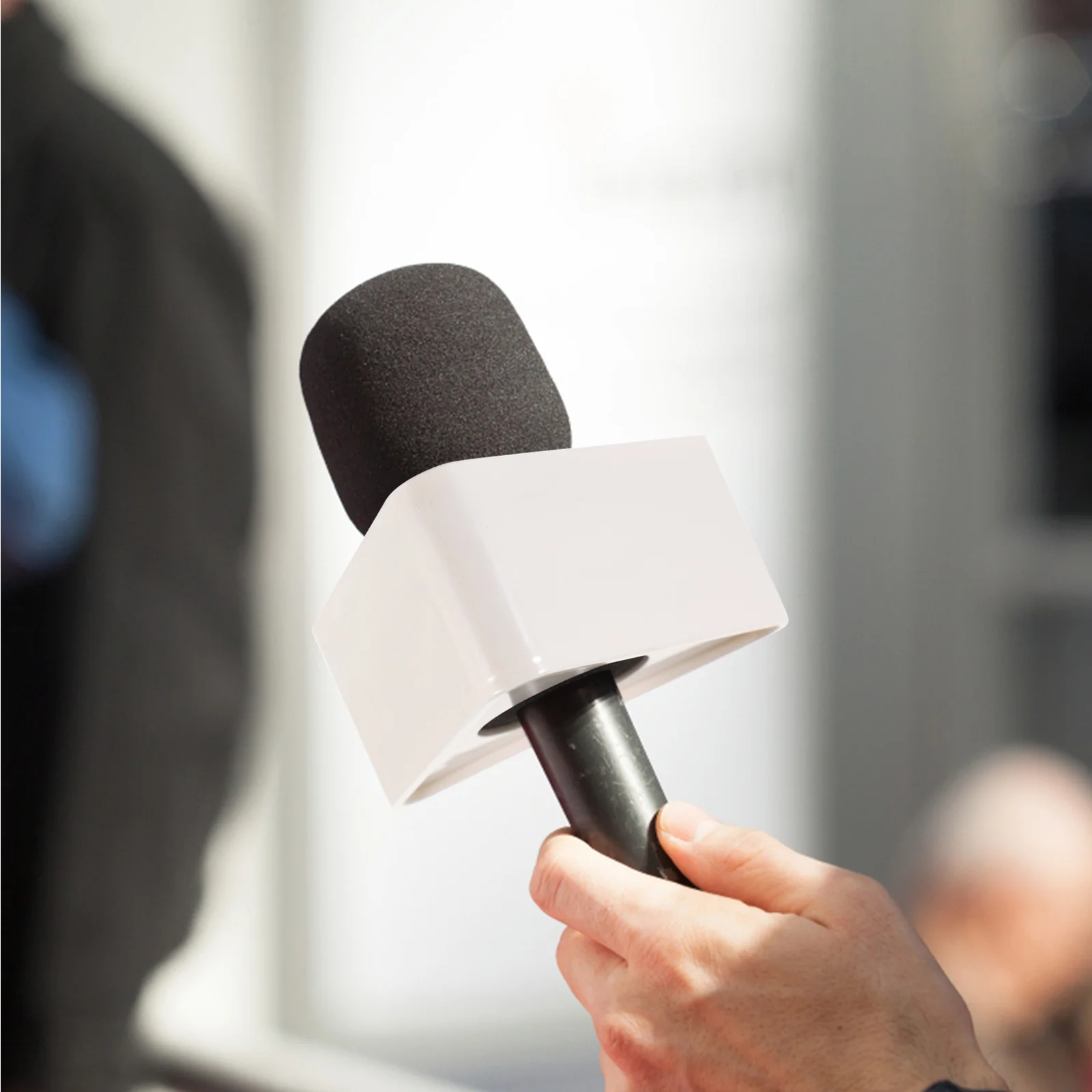 

Durable ABS Triangular Microphone Station Logo Portable Interview Mic Flag Large Printable Multicolor White Mic Logo Flag