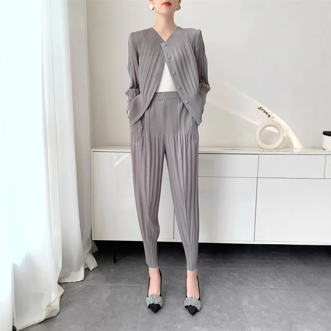 Miyake Dragon Scale Set pieghettato per donna 2025 Autunno Nuova giacca in tinta unita Top + Pantaloni Comodo e casual Set in due pezzi