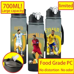 Taza de agua de paja de estrella de fútbol, botella portátil con tapa para deportes al aire libre, Messi Ronaldo Kylian Mbappé Neymar, 700ml, novedad