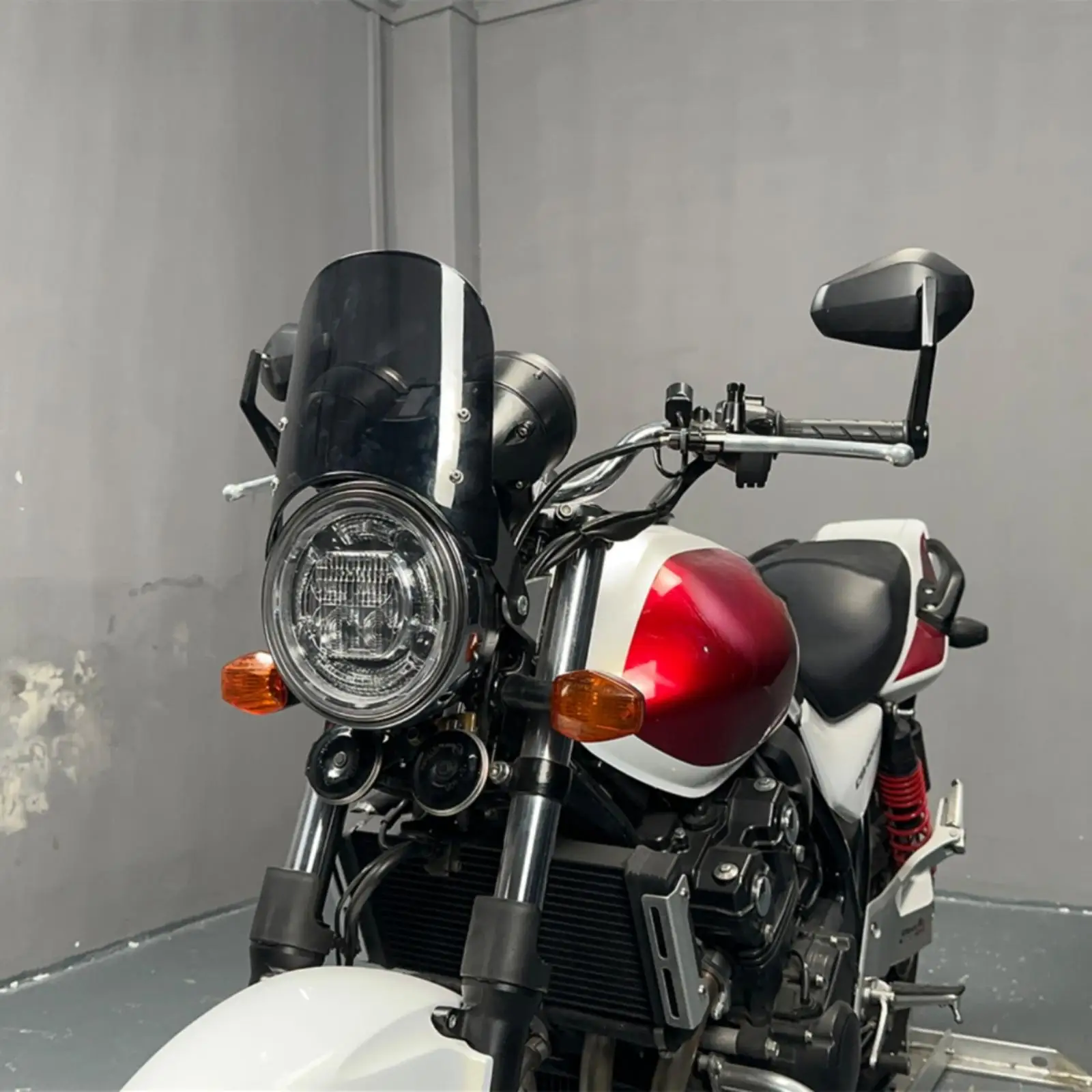 Motorcycle Windshield with Bracket Smoked Motorcycle Windscreen with Bracket Compact Retro-Retro-Style for Motorcyclists