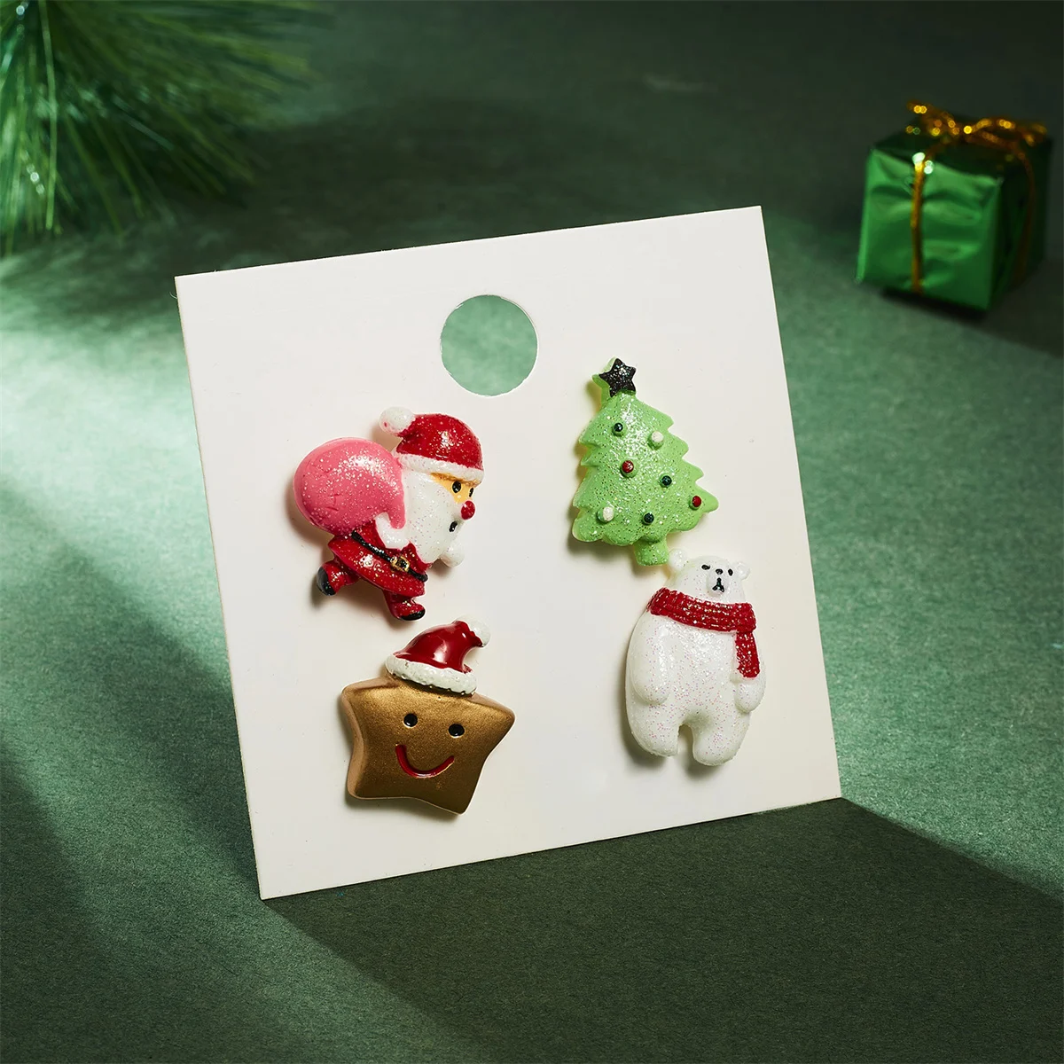 3/4Pcs/Set Merry Christmas Brooches For Women Acrylic Resin Xmas Tree Santa Claus Deer Snowman Lapel Pins New Year Party Jewelry