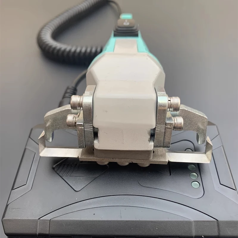 

Portable 4GXJ-2 Electric Rubber Tapping Knife for Rubber Trees, with Rechargeable Battery and Blade Connection Cable