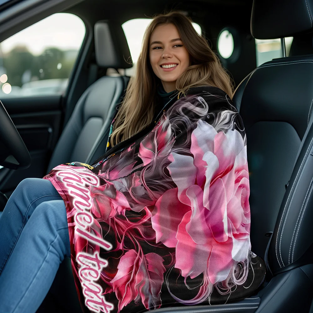 بطانية من الفلانيل الوردي ذات اسم مخصص، ناعمة وخفيفة الوزن مع تصميم الأزهار للأريكة والسرير والسفر والتخييم #5