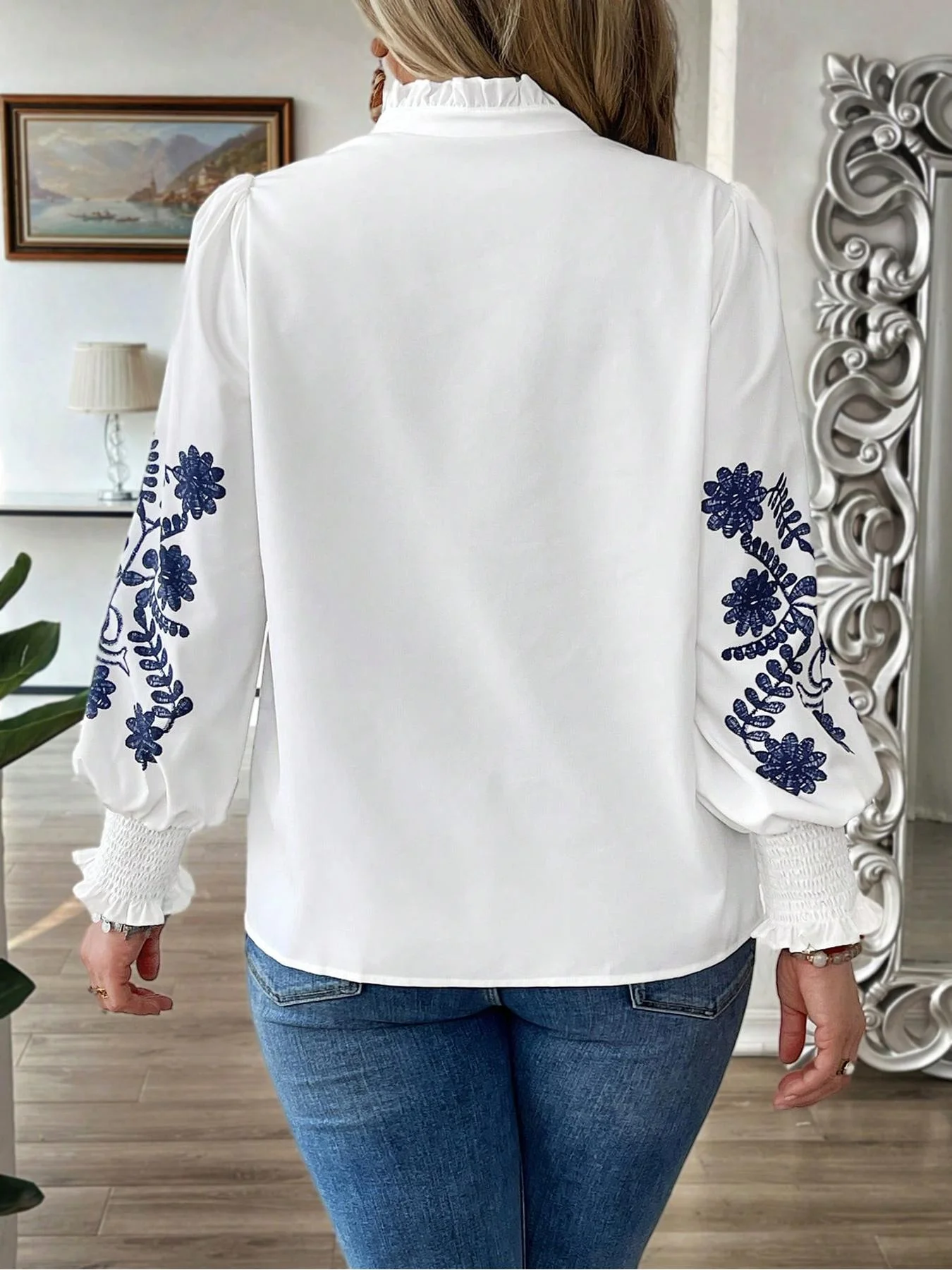 【مقاس كبير】 بلوزة بأكمام على شكل فراشة مطبوعة بالزهور، بلوزة أنيقة بأكمام قصيرة ورقبة مدببة لقضاء عطلة عطلة على الشاطئ، ملابس نسائية