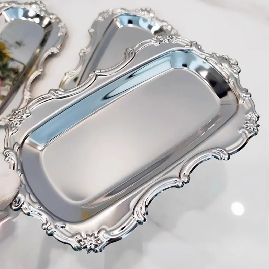 1PC Vintage Embossed Iron Tray Serving Platter for Desserts Jewelry Storage Organizer Snack Plate for Dining Table Decor